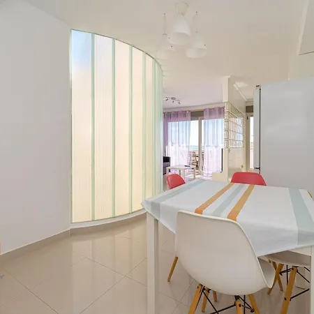 Beachside Penthouse La Red Edward * 坎佩略